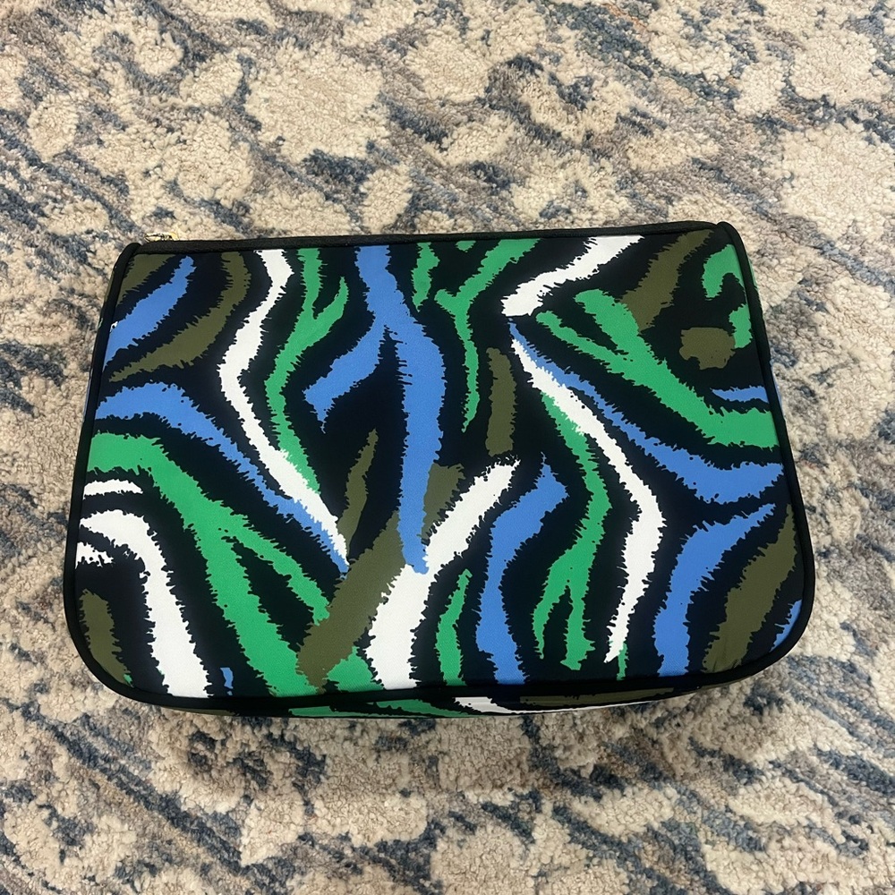 DVT Target NEW  Colorful Zebra Print Clutch